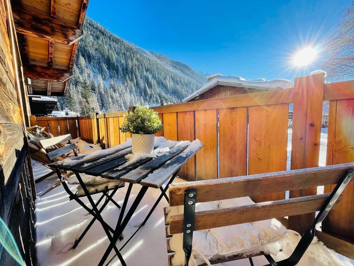 Chalet Le Petit Nicolas, Jacuzzi, Vue Mont Blanc Шамоні Екстер'єр фото