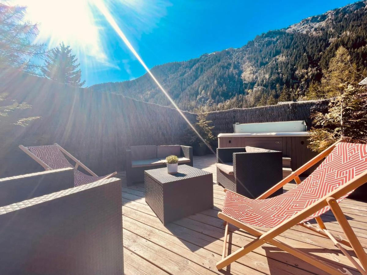 Chalet Le Petit Nicolas, Jacuzzi, Vue Mont Blanc Шамоні Екстер'єр фото