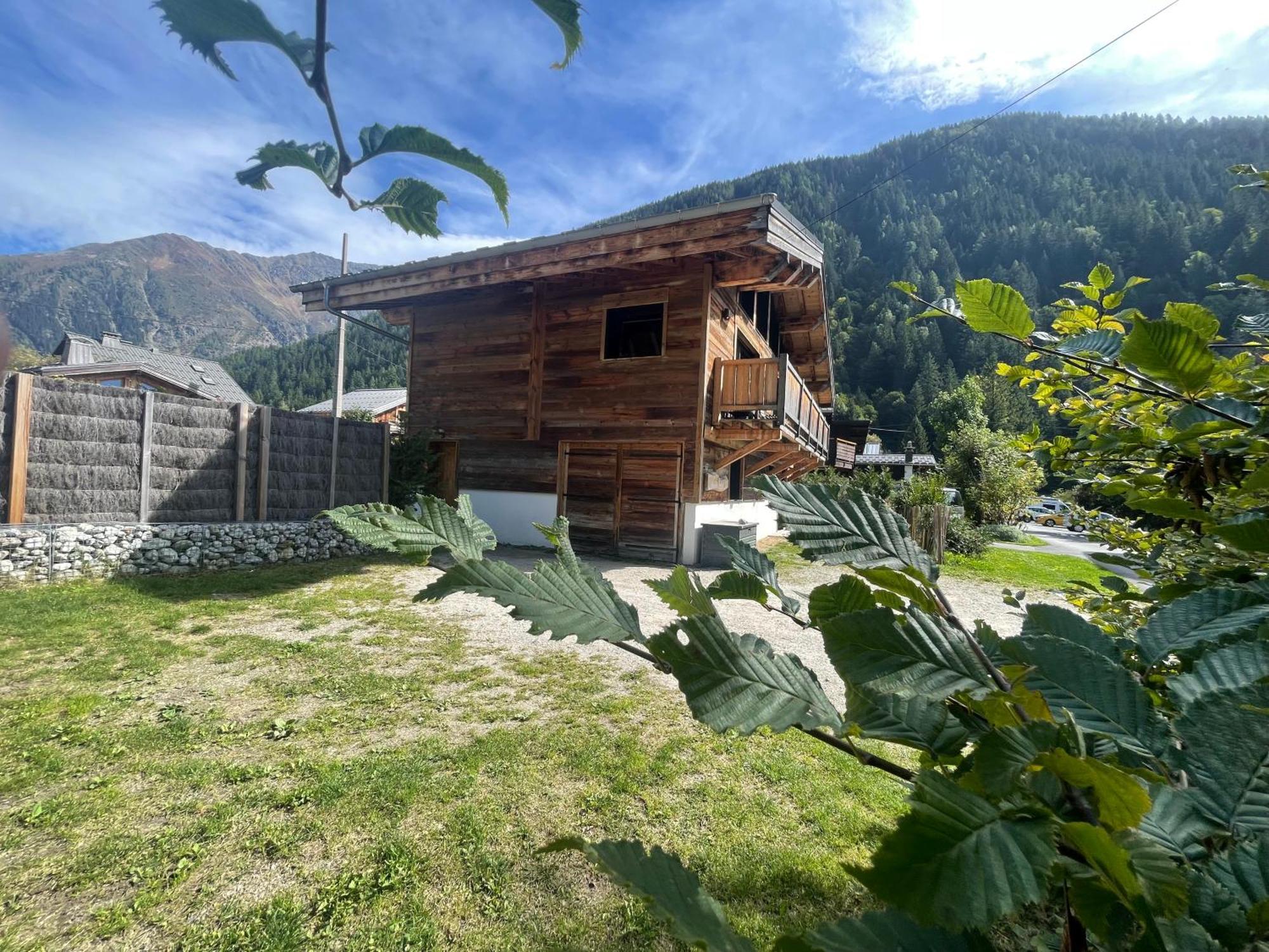 Chalet Le Petit Nicolas, Jacuzzi, Vue Mont Blanc Шамоні Екстер'єр фото