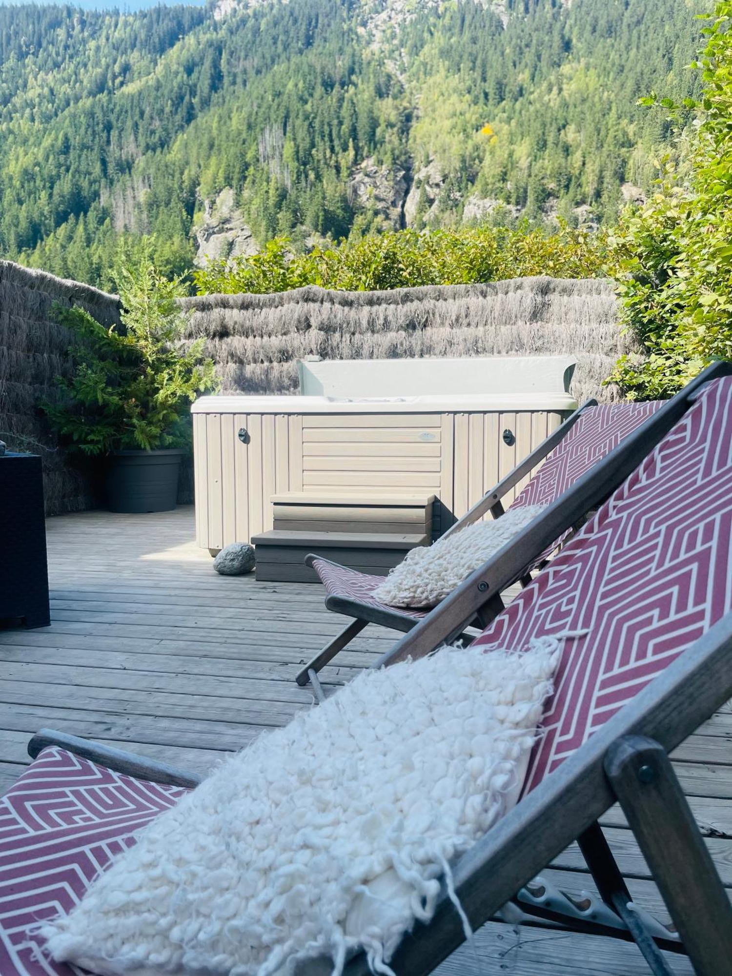 Chalet Le Petit Nicolas, Jacuzzi, Vue Mont Blanc Шамоні Екстер'єр фото